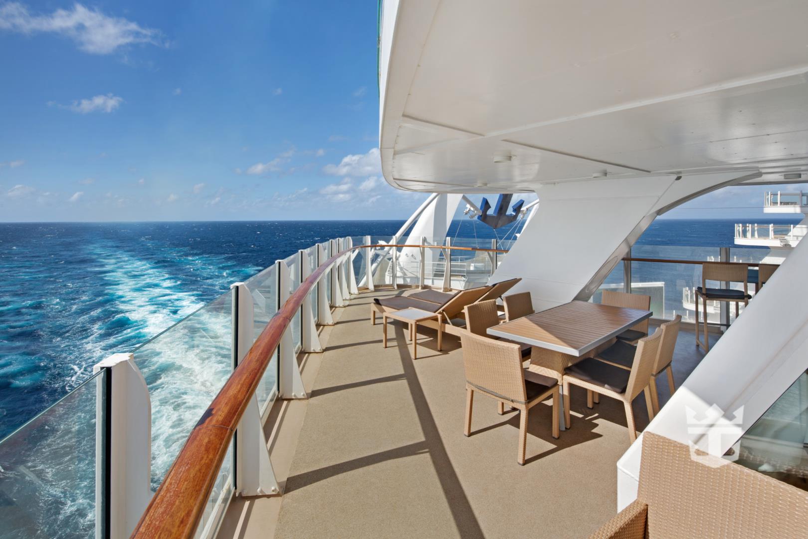 AquaTheater Suite - Deck 9 Balcony